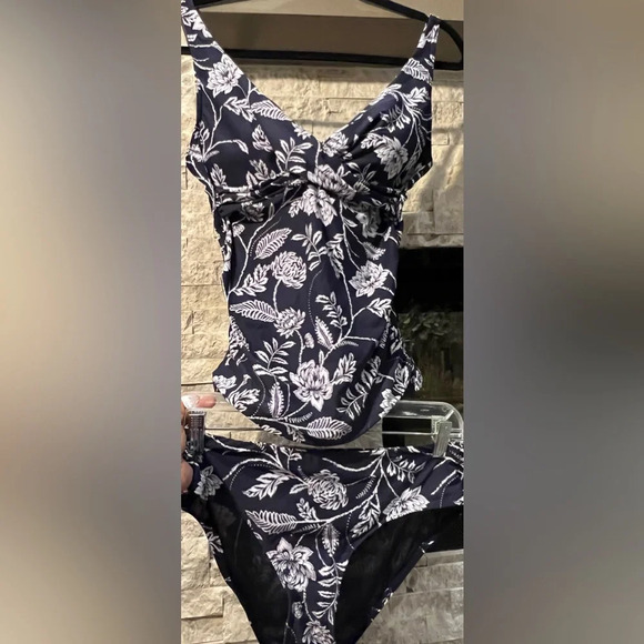 Sea Level Swim 2 piece blue and white floral bathing suit, size 6 - Picture 2 of 13